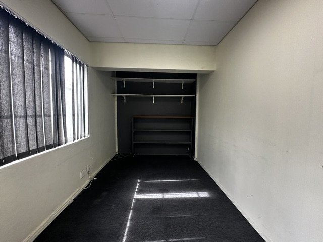 To Let Commercial Property for Rent in Paarden Eiland Western Cape